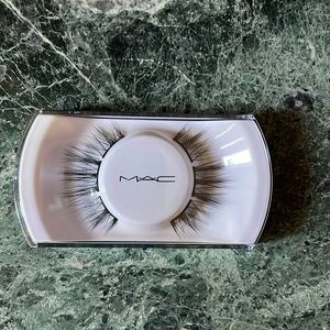 NIB MAC 85 Sexpot Lash